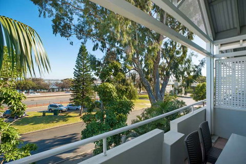 Broadwater Resort Apartments - Holiday Adelaide 1