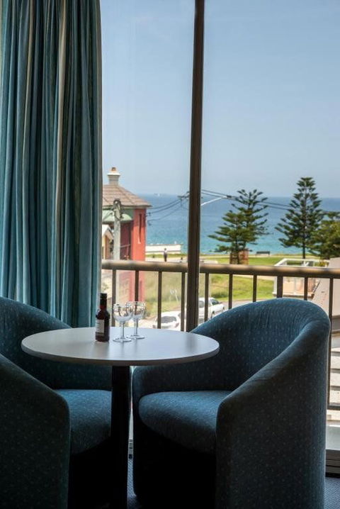 Alloggio Newcastle Beach Hotel - Holiday Adelaide 1
