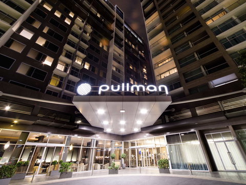 Pullman Adelaide - Holiday Adelaide 0