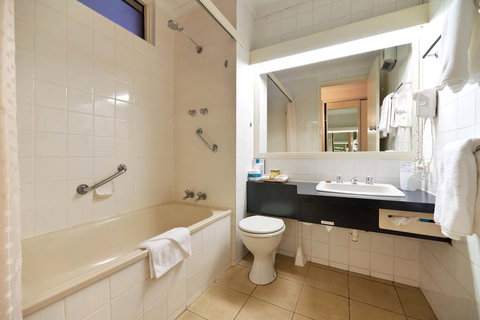 Beachfront Voyager Motor Inn - Holiday Adelaide 1