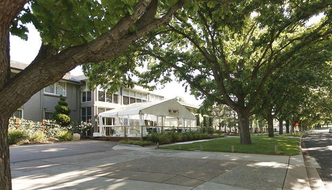 Forrest Hotel & Apartments - Holiday Adelaide 0