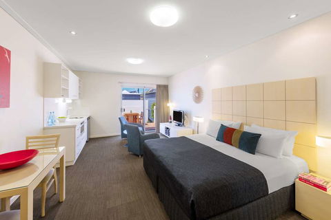 Nesuto Geraldton Apartment Hotel - Holiday Adelaide 0
