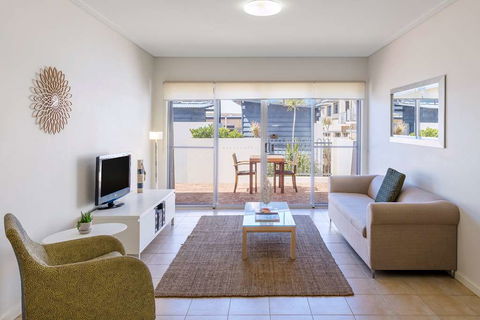 Nesuto Geraldton Apartment Hotel - Holiday Adelaide 1