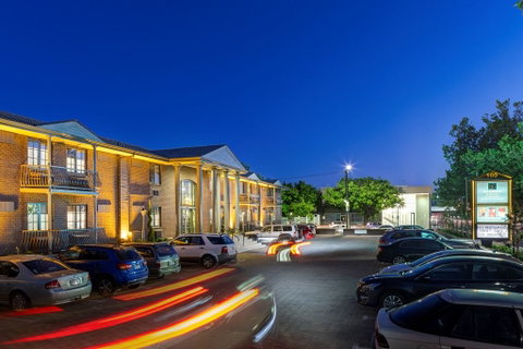 Adelaide Inn - Holiday Adelaide 0