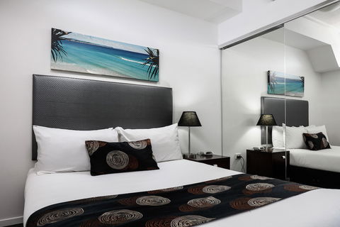 Central Holborn Apartments - Holiday Adelaide 1