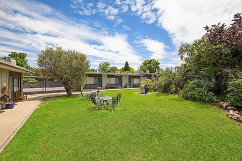 Hamilton Lakeside Motel - Holiday Adelaide 1