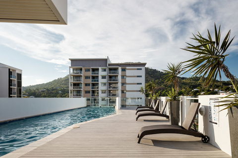 Central Holborn Apartments - Holiday Adelaide 2