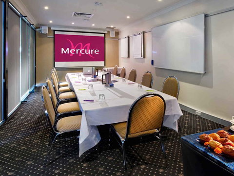 Mercure Townsville - Holiday Adelaide 8