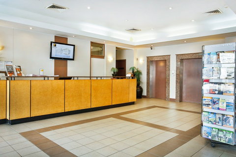 Madison Plaza Townsville - Holiday Adelaide 4
