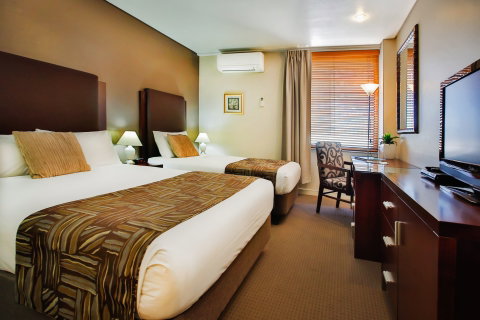 Madison Plaza Townsville - Holiday Adelaide 8