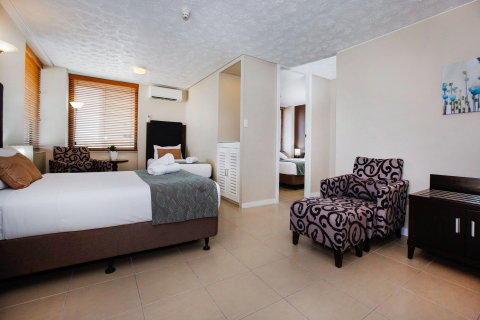 Madison Plaza Townsville - Holiday Adelaide 10