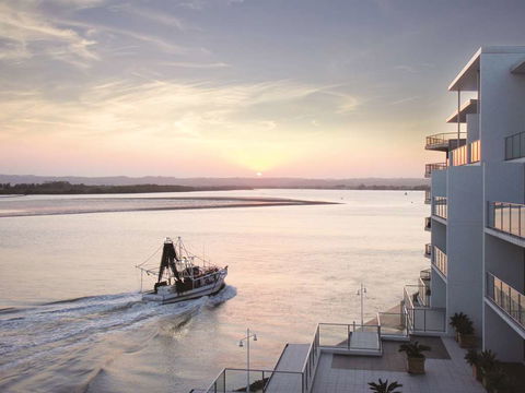 Ramada Hotel & Suites Ballina - Holiday Adelaide 1
