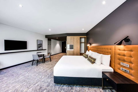 Vibe Hotel North Sydney - Holiday Adelaide 13
