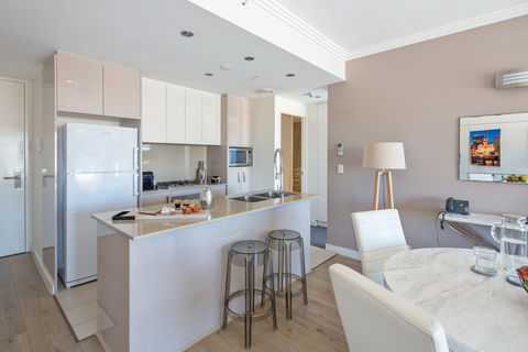 Zara Tower Serviced Apartments - Holiday Adelaide 11