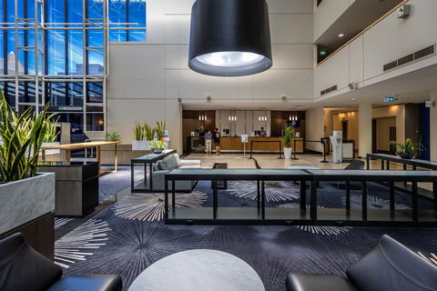 Crowne Plaza Canberra - Holiday Adelaide 2