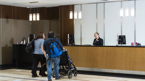 Crowne Plaza Canberra - Holiday Adelaide 3