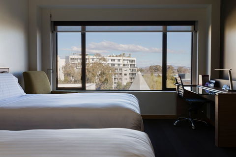 Crowne Plaza Canberra - Holiday Adelaide 4