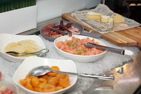 Crowne Plaza Canberra - Holiday Adelaide 12