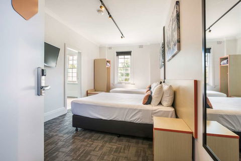 Nightcap at Regents Park Hotel - Holiday Adelaide 5