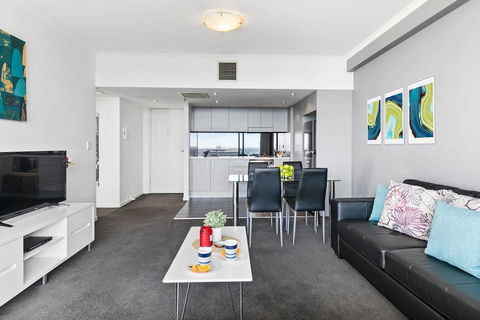 Astra Apartments Parramatta - Holiday Adelaide 6