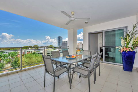 Argus Apartments Darwin - Holiday Adelaide 14
