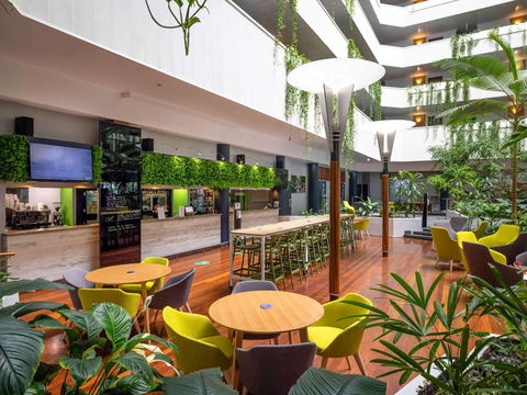 Novotel Darwin Atrium - Holiday Adelaide 3