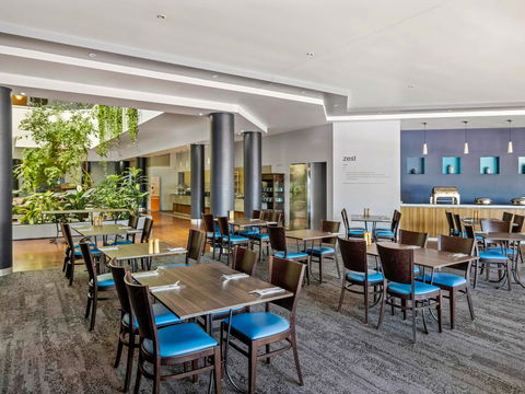 Novotel Darwin Atrium - Holiday Adelaide 11