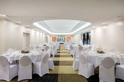 DoubleTree by Hilton Esplanade Darwin - Holiday Adelaide 9