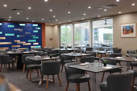 DoubleTree by Hilton Esplanade Darwin - Holiday Adelaide 12