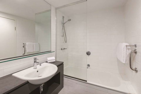 Vibe Hotel Darwin Waterfront - Holiday Adelaide 5