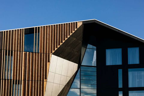Macq 01 Hotel - Holiday Adelaide 1