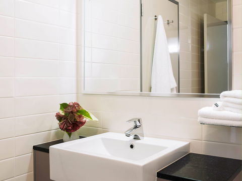 Novotel Darwin Airport Hotel - Holiday Adelaide 1