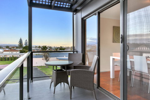 Bellevue on the Lakes - Holiday Adelaide 1