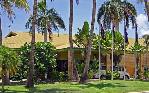 Karratha International Hotel - Holiday Adelaide 0