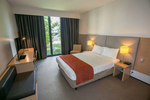 Alpha Hotel Eastern Creek - Holiday Adelaide 2