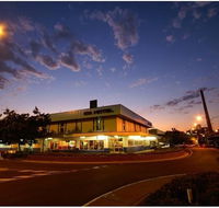 Isa Hotel - Holiday Adelaide