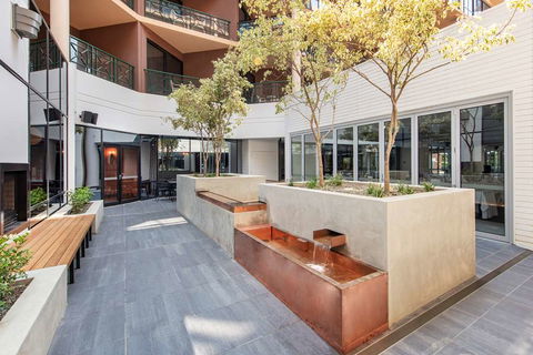 Amora Hotel Riverwalk Melbourne - Holiday Adelaide 2