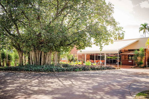 Contour Hotel - Holiday Adelaide 0