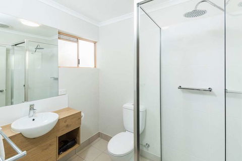 NIghtcap at Balaclava Hotel - Holiday Adelaide 0