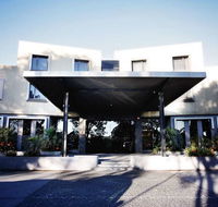 Golden Pebble Hotel - Holiday Adelaide