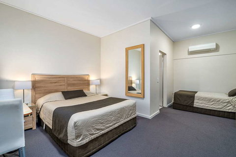 Quality Hotel Sherbourne Terrace - Holiday Adelaide 2
