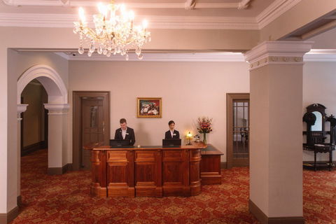 Hadley's Orient Hotel - Holiday Adelaide 1