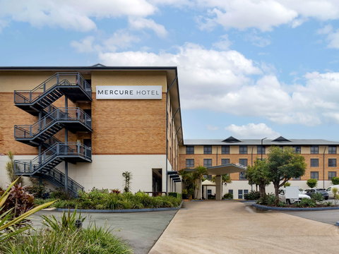 Mercure Brisbane Garden City - Holiday Adelaide 0