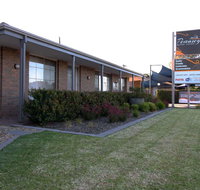 Pevensey Motor Lodge - Holiday Adelaide