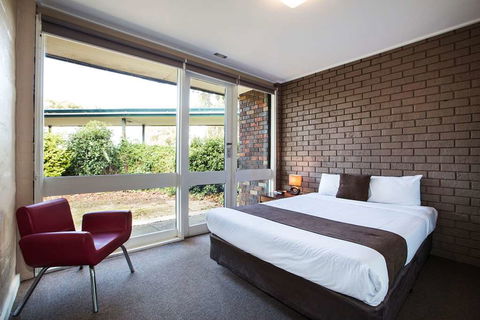 Burvale Hotel - Holiday Adelaide 1