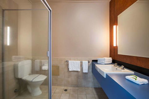Burvale Hotel - Holiday Adelaide 2