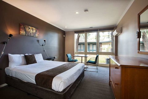 Burvale Hotel - Holiday Adelaide 3