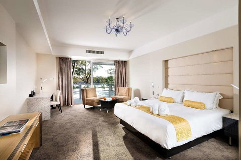 Swan River Hotel - Holiday Adelaide 2