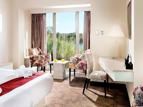 Swan River Hotel - Holiday Adelaide 4