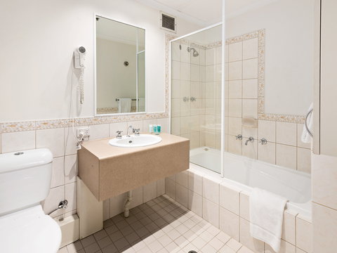 All Suites Perth - Holiday Adelaide 8